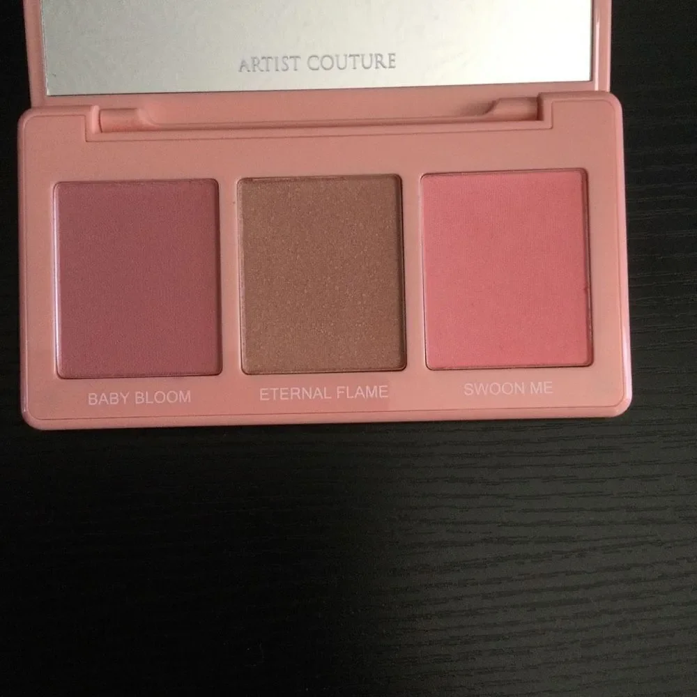 ARTIST COUTURE in Love Sprung Palette in Volume 1